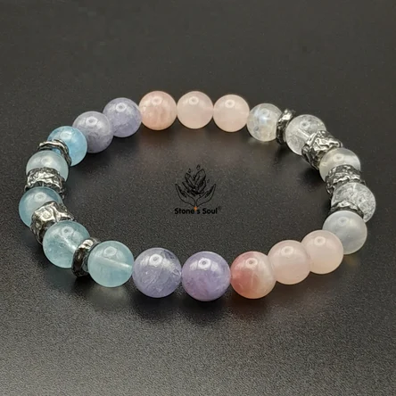 Браслет из натуральных камней: аквамарин, танзанит, розовый кварц, сахарный кварц, лунный камень