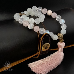 Чётки из натуральных камней: лунный камень, беломорит, розовый кварц, агат Ботсвана