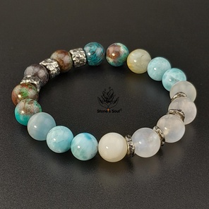 Браслет из натуральных камней: хризоколла, кальцит, ларимар, беломорит, лунный камень