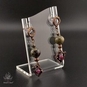 Серьги из натуральных камней: гелиотроп (яшма кровь дракона), красный корунд (рубин)рубин, пирит