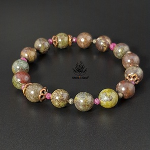 Браслет из натуральных камней: гелиотроп, рубин, пирит