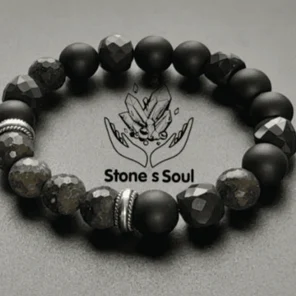 Браслет из натуральных камней: матричный опал, шунгит, чёрный агат