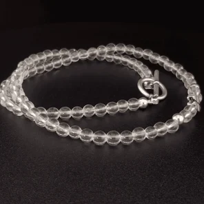 Чокер из натуральных камней (длина ~39см): горный хрусталь