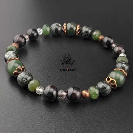 Браслет из натуральных камней: Нефрит, Серафинит, Нуумит, Пренит, Раухтопаз (дымчатый кварц)