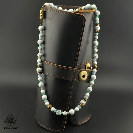 Колье из натуральных камней: Говлит, Хризопраз, Зелёный берилл (изумруд), Ларимар